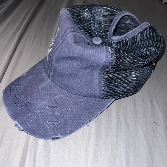 Fishing Hat - Picture 2 of 4